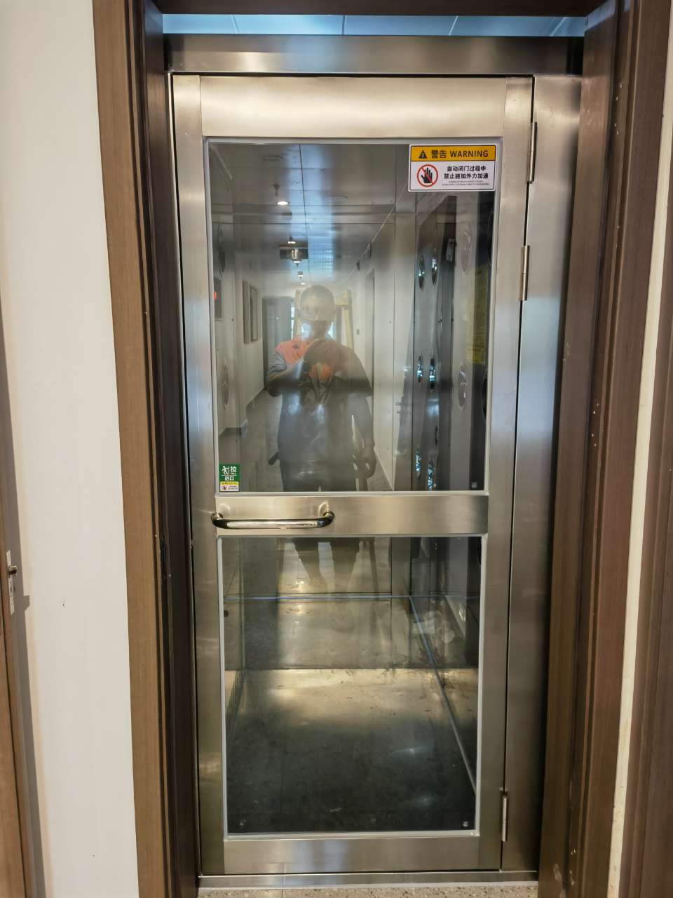 华晓精密工业（苏州）有限公司风淋室安装现场